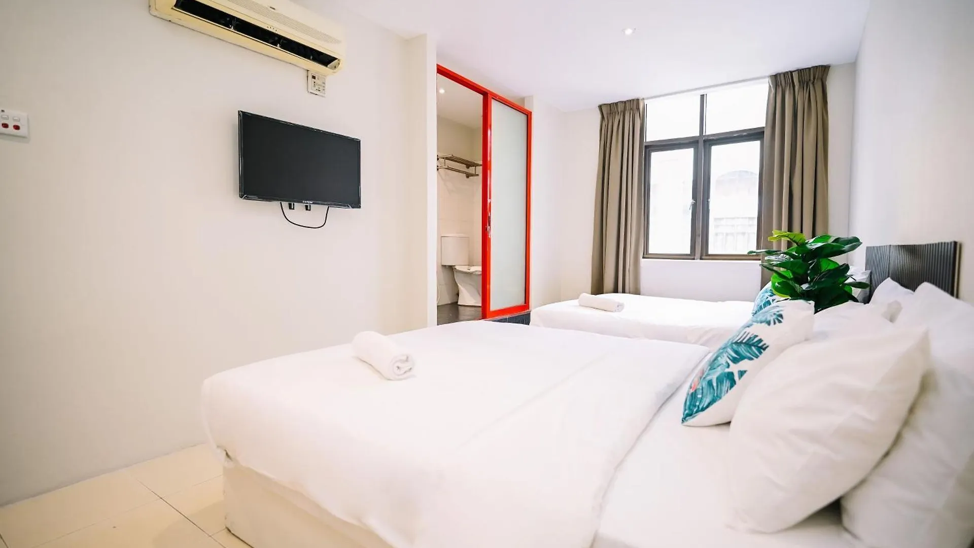 Swing & Pillows - Kl Kuchai Lama Kuala Lumpur